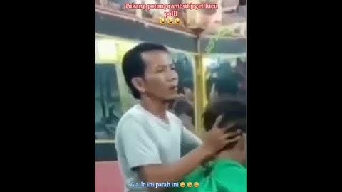 tukang potong rambut mijitin dengan gaya joget dangdut lucu poolll 😂😂😂