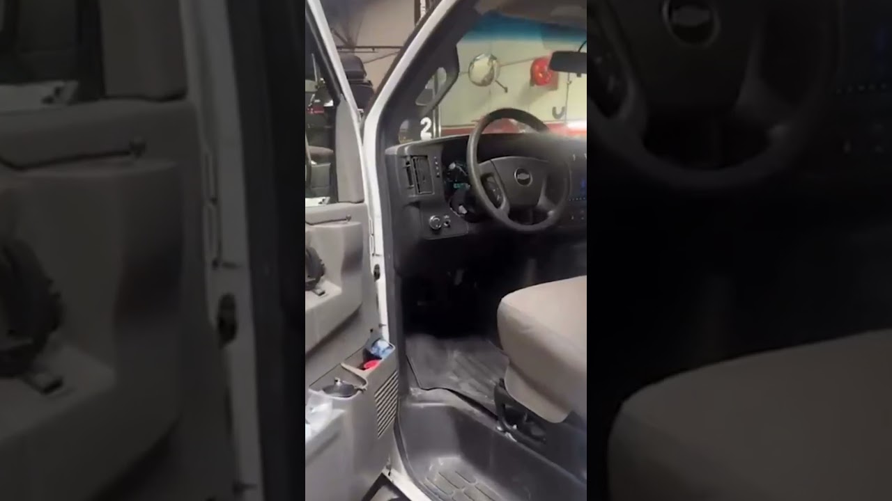 Cats Fail: Eating with a Spoon & Treadmill Attempt! 😂 