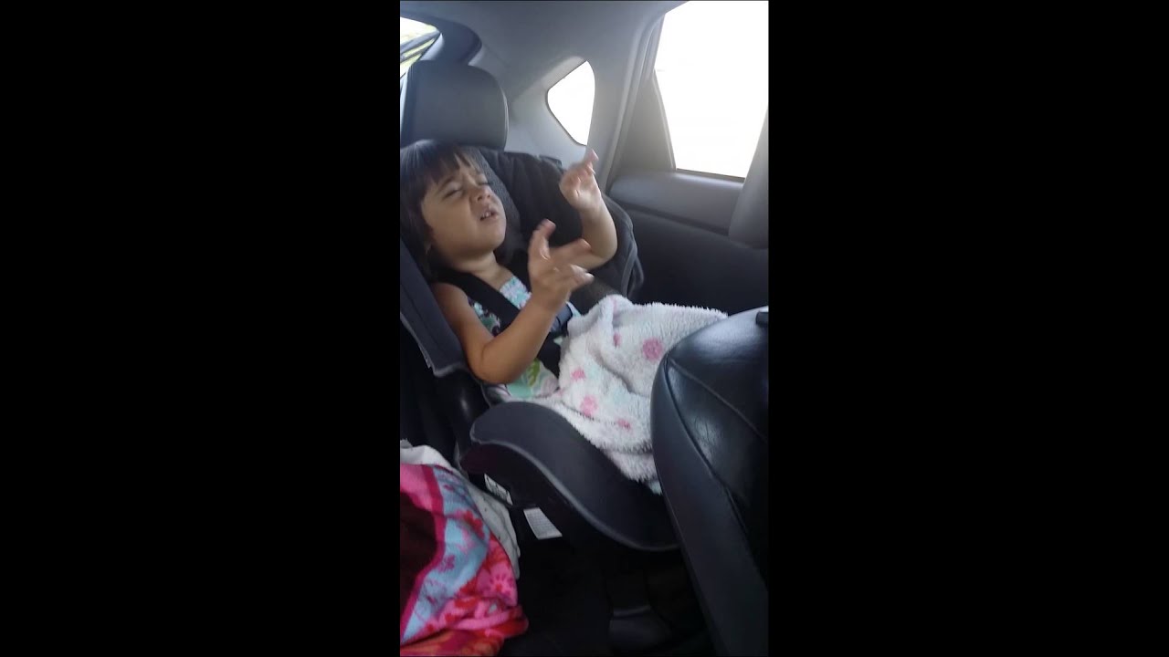 Niña Adorando a Dios