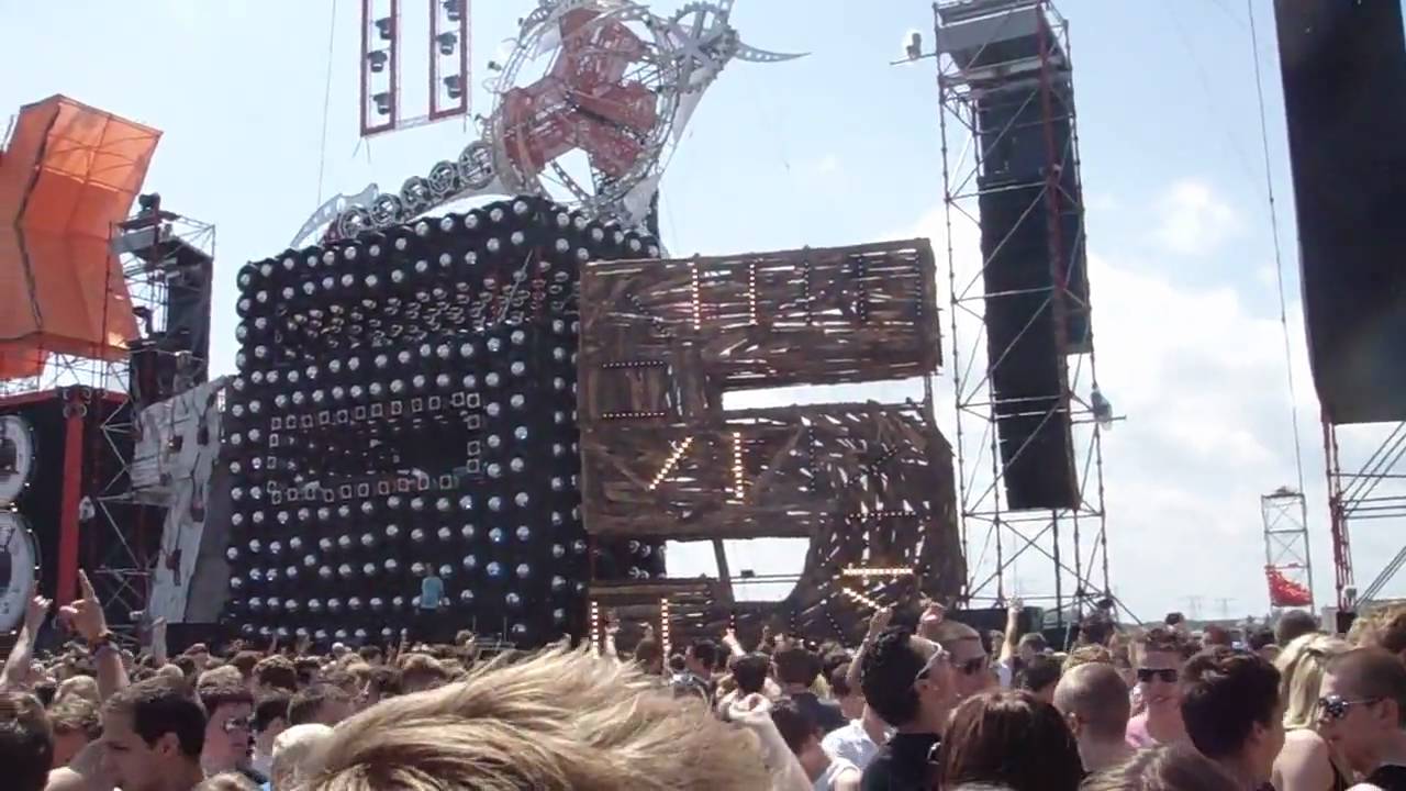 Defqon 1 2010 Dj Coone intro