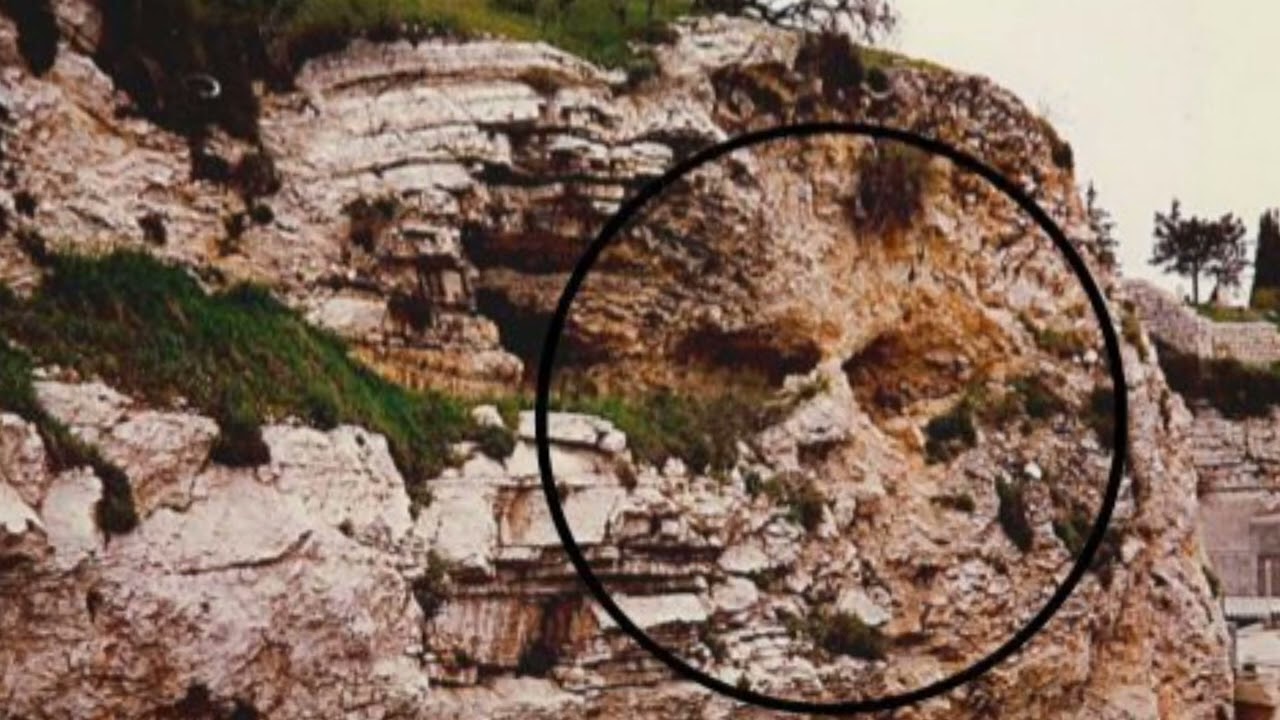 Череп адама на горе голгофа Череп адама на горе голгофа