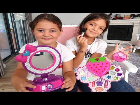 Elif Öykü and Masal Pretend Play with Makeup Play Table Toys, Fun kids video
