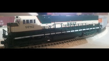 Happy Thanksgiving! Comparing and contrasting BNSF 9782! Real and model clips!