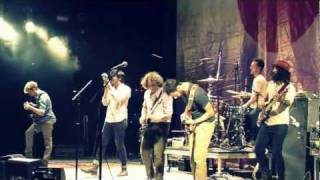 Mike and Ben from Incubus perform "My Body" w/ Young The Giant