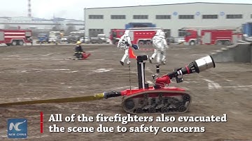 VIDEO: Robot cứu hoả đầu tiên do Trung Quốc tự sản xuất tham gia diễn tập