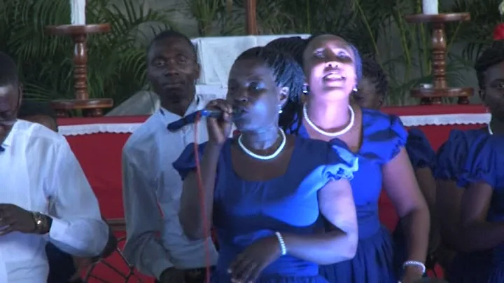 KIJITONYAMA YOUTH CHOIR (KYC) FEAT  CHRISTINA SHUS...