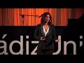 Publicar selfies no te convierte (necesariamente) en narcisista | Lucía Caro | TEDxCadizUniversity