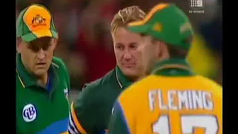 Shane Lee 4 wickets against  Pakistan in 2000