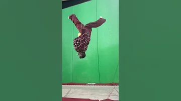GIMS FAIT UN SALTO ET FAIT TOMBER SES LUNETTES NINAO PHONK REMIX 