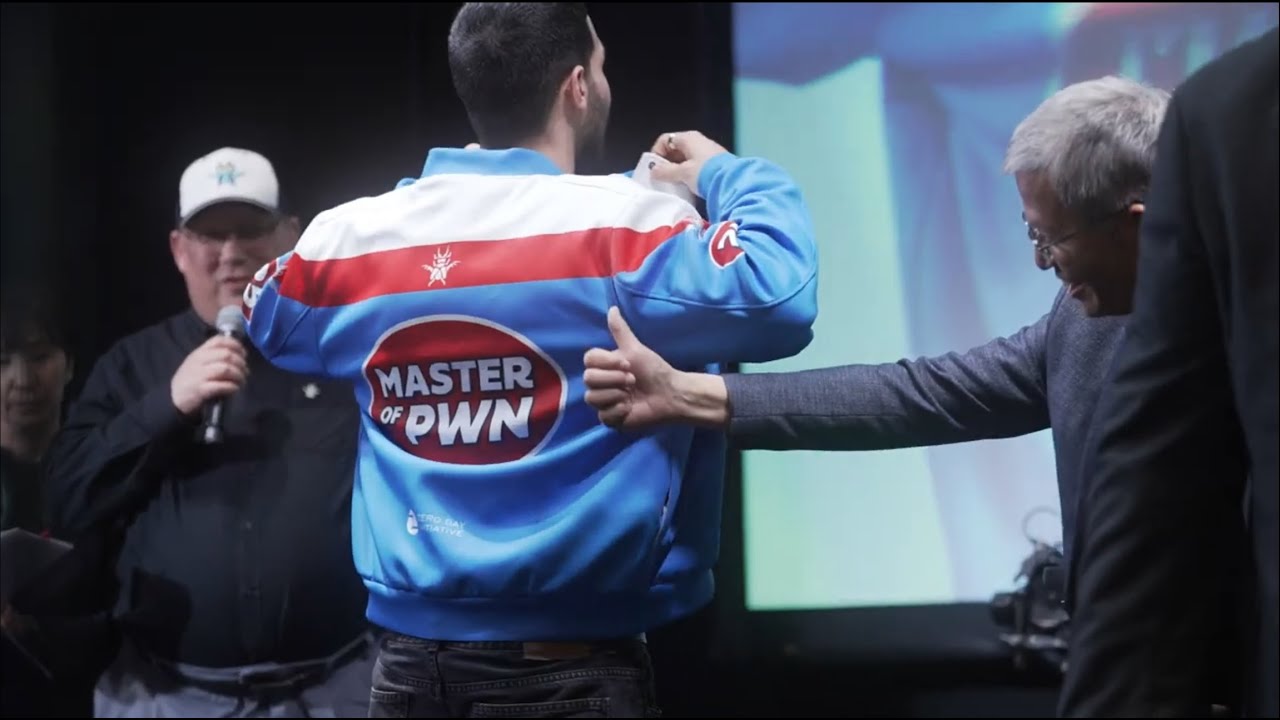 اكتشفوا أجواء التوتر والإبداع في أشرس منافسة للهاكرز حول العالم