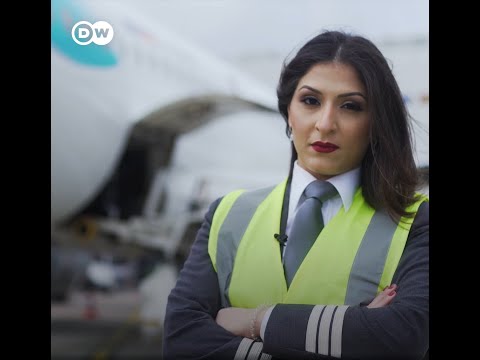 Pilot Malack Salman at "Because I am a woman" - DW // Eurowings