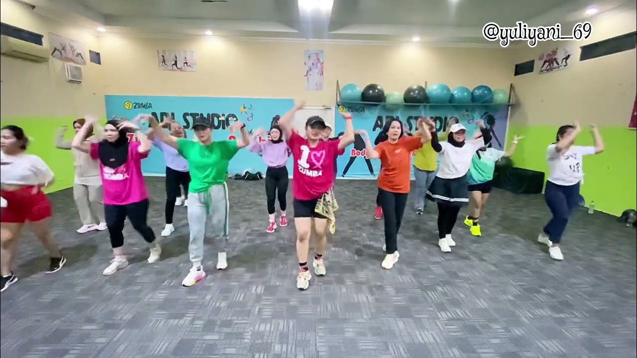 APT - ROSE \u0026 BRUNO MARS (KOPLO IS ME REMIX) | ZUMBA | DANCE | YULIE