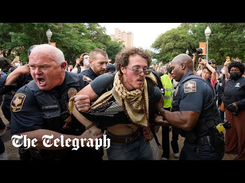 US riot police clash with pro-Palestine protesters on college campuses