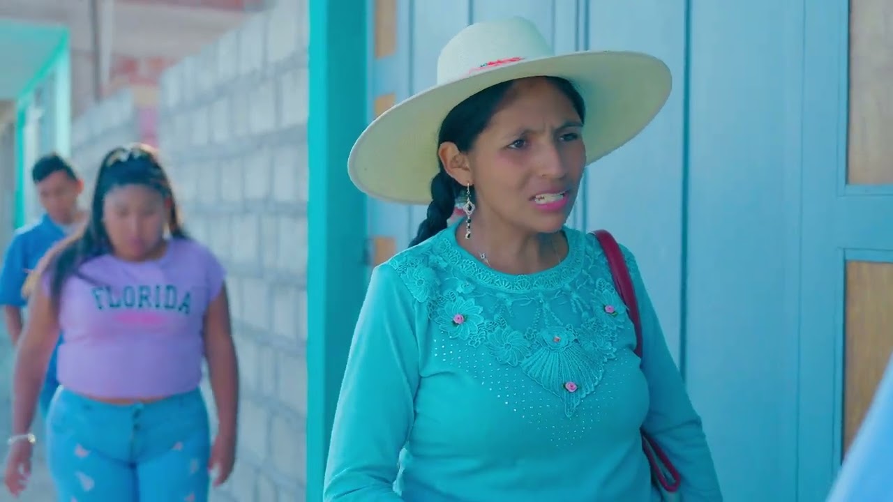 Mi vҽcinα mҽ rob4bα la luz hasta que le dimos su mҽrҽcido