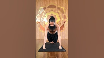 Daily Yoga Asana Abhyas || मुष्ठी संतुलन आसन || Plank on Fist || By Himalayan Siddhaa Akshar #shorts