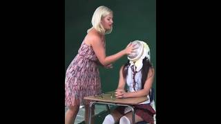 Schoolgirl learns the pie smear