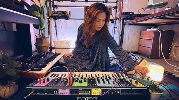 ACCO - Live Jam with (Moog Matriarch, Del-Verb, and Korg Prologue)