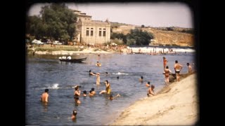 Toledanos bañándose en el río Tajo en la Playa de Safont hacia 1970