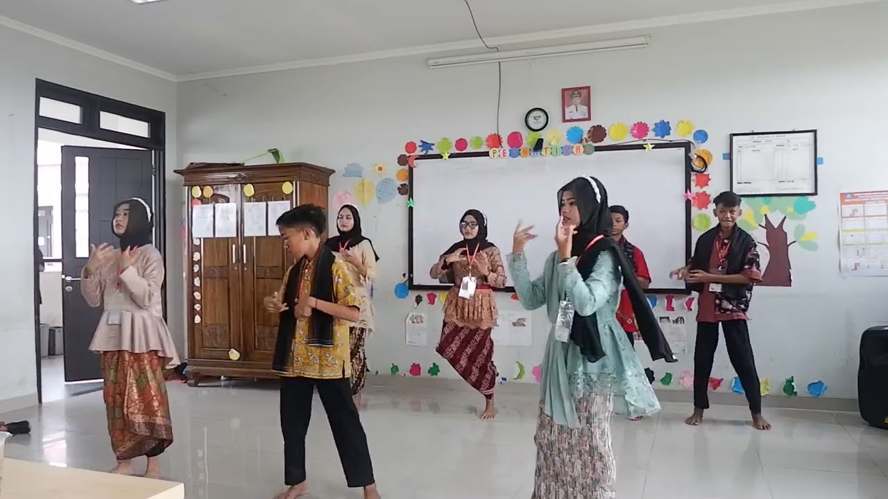 Tari Jali jali Kelompok 5
