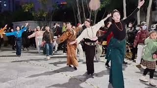 Tibetan dance \