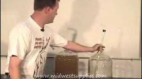 Using an Auto Siphon