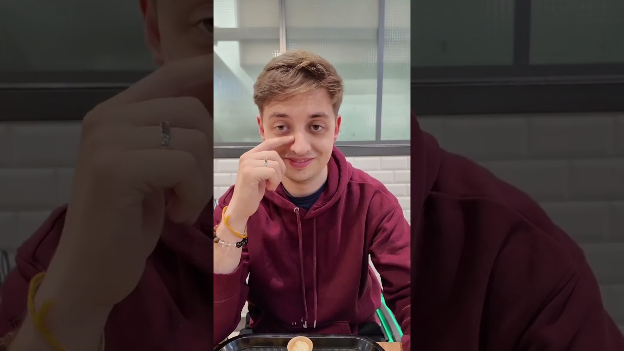 ដំណើរកំសាន្ដទៅកាន់ កោះសាន់តូរីនី ប្រទេសក្រិក របស់ពួកយើង✈️🇬🇷🏝️#ម្ហូបខ្មែរនៅអាល្លឺម៉ង់ #ម៉ូម៉ូនឹងម៉ៃ