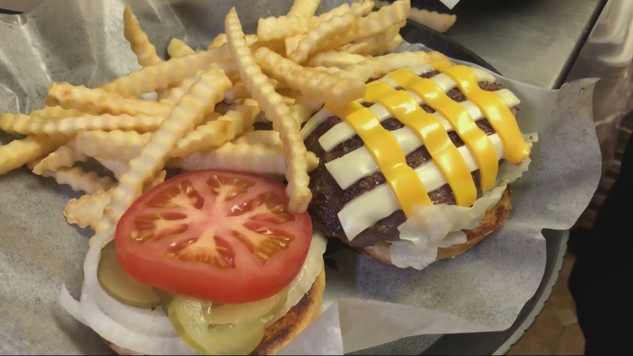 Restaurant in Tiny Northeast Iowa Town Takes Best Burger Crown