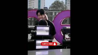 See Jungkooks Reaction On Army Shouting Jeon Taetaehyung