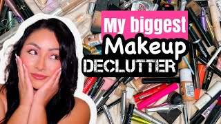 DECLUTTERING MY MAKEUP! GETTING RID OF MY FOUNDATIONS, MASCARAS AND EYEBROW PRODUCTS