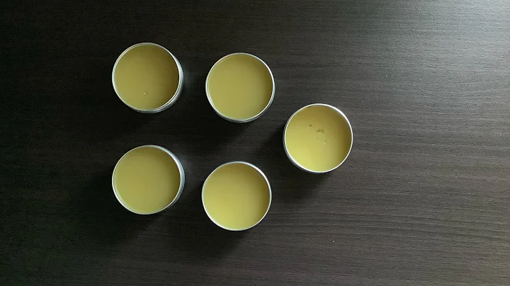 DIY Calendula Salve | For eczema, dermatitis, wounds and burns