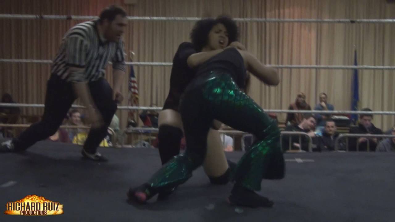 Sammy Pickles vs. Willow Nightingale [Free Match]