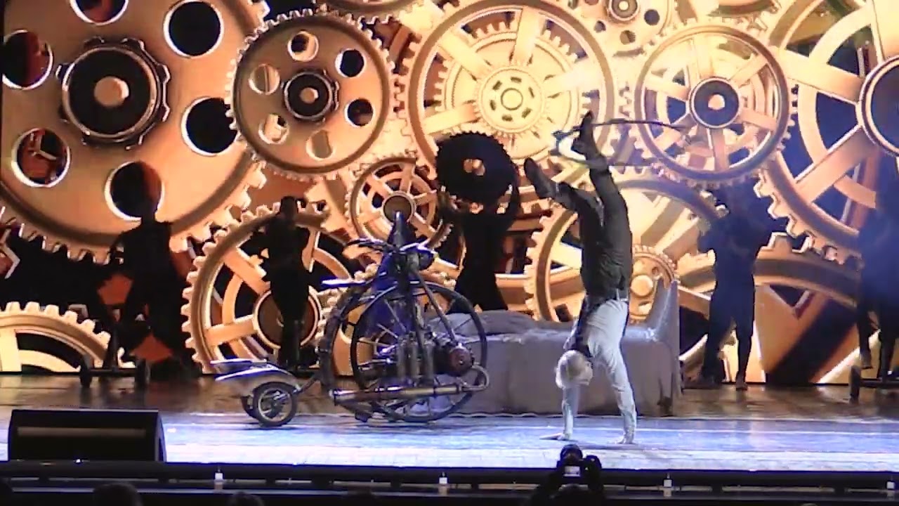 Steampunk Retro bike circus act