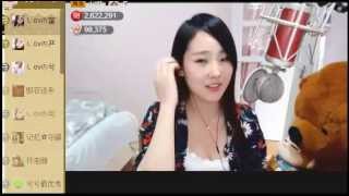 China girl Singing Karaoke Webcam