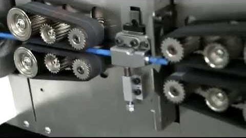 Fully automatic coaxial cable cutting and stripping machine