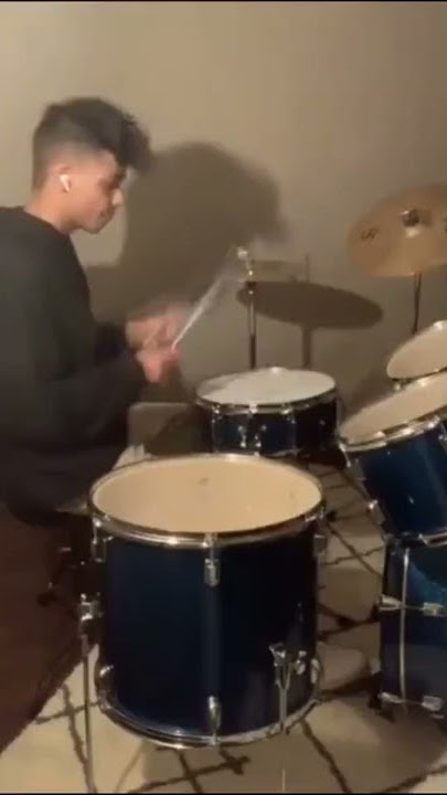 Skeppy plays drums to 'Muffin' #shorts #skeppy #drumcover #muffin #badboyhalo #cg5 #music