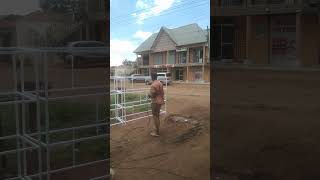 #shelfu ya vioo ni safi na mwonekano wake ina ubora zaidi