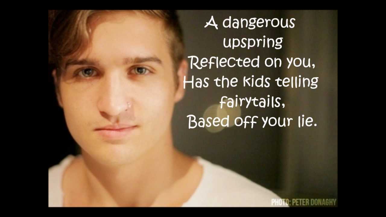 Off With Your Head Lyrics Off with her head ( Acoustic ) Lyrics - YouTube