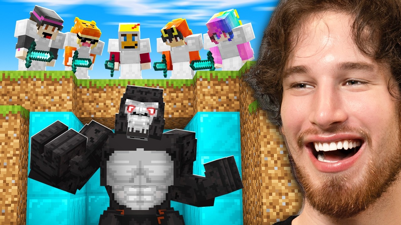 Minecraft Manhunt But I'm a GORILLA VS 100 PLAYERS