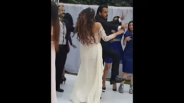 منذر ريحانه بيرقص مع خطيبته 