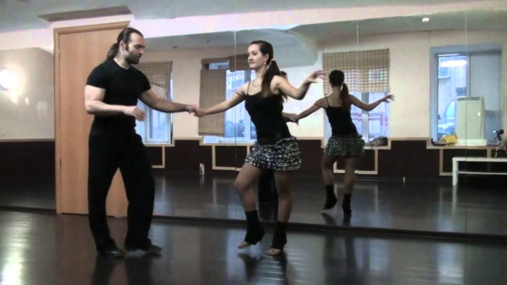 Базовые шаги и фигуры сальса касино (открытая позиция) - YouTube