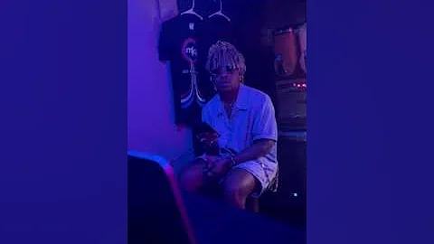 How tf did I, accidentally, end up in a Nightclub😫 