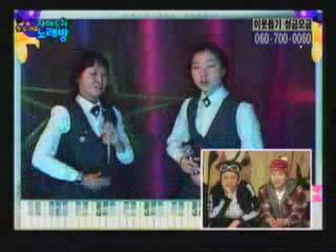 Korean Girls dancing at a tv show, so funny!