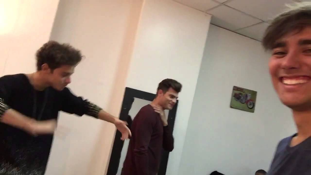 jorge blanco , ruggero pasquarelli , diego y facu backstage violetta live