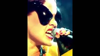 Welcome To The Jungle LIVE