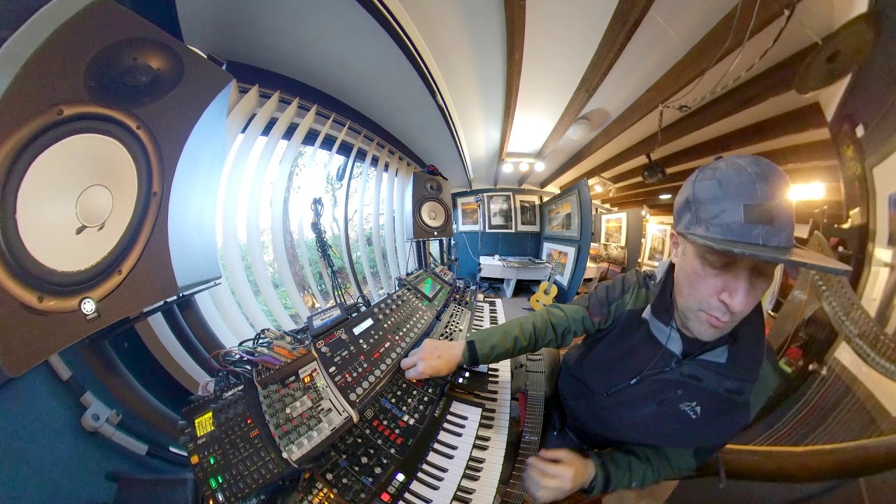 TILTING AT WINDMILLS: Impro Analog Synth Stories. 