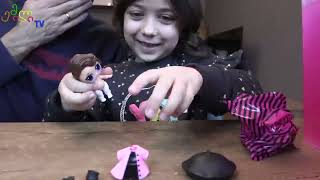 ემილია „ჟელი ბაფით“ აკეთებს ჟელეს საიდანაც იღებს სათამაშოებს