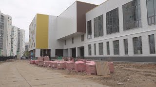 Продолжается строительство школы на 1100 мест в микрорайоне 25А