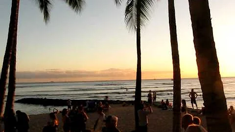 Free Hula show Kuhio Beach