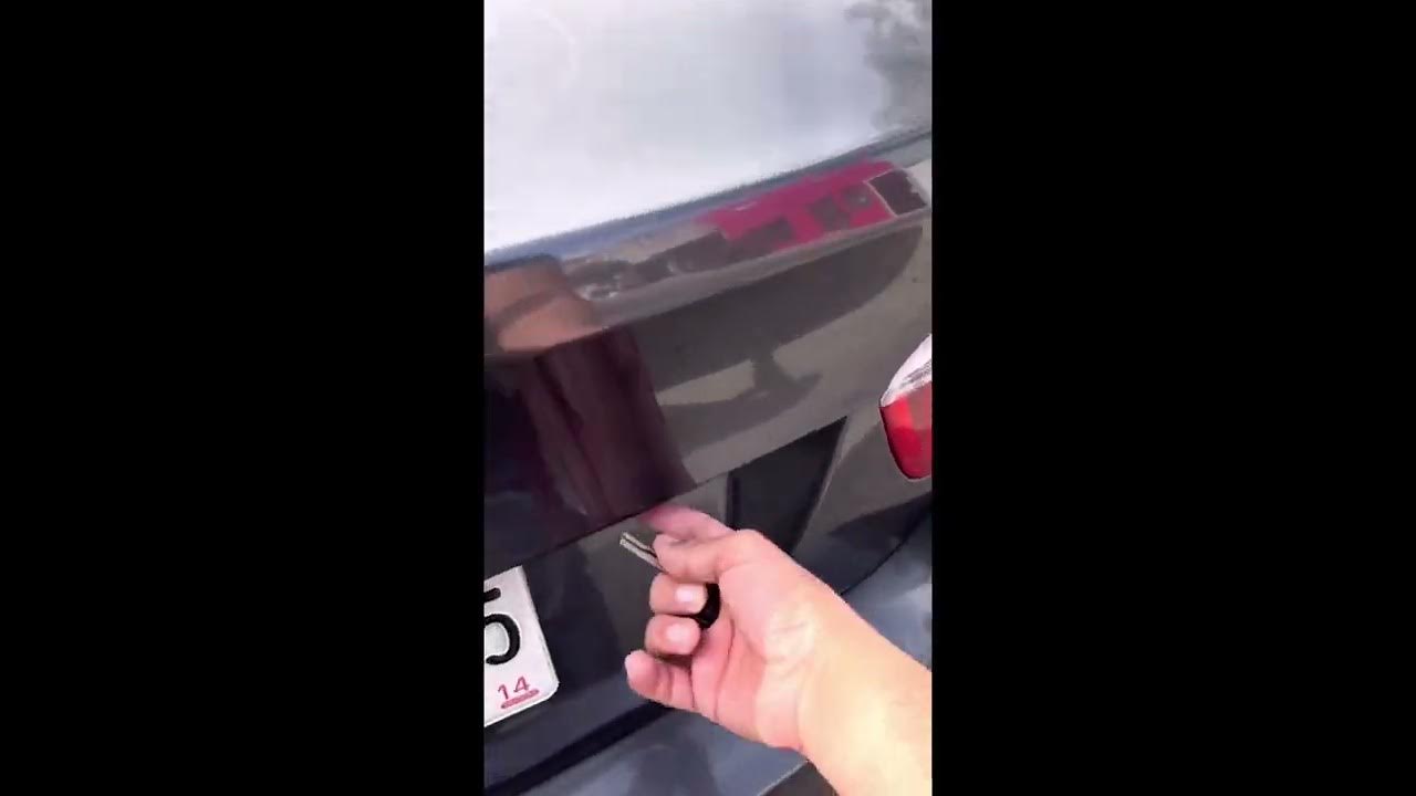 Cómo abrir cajuela en BMW Sin control - YouTube