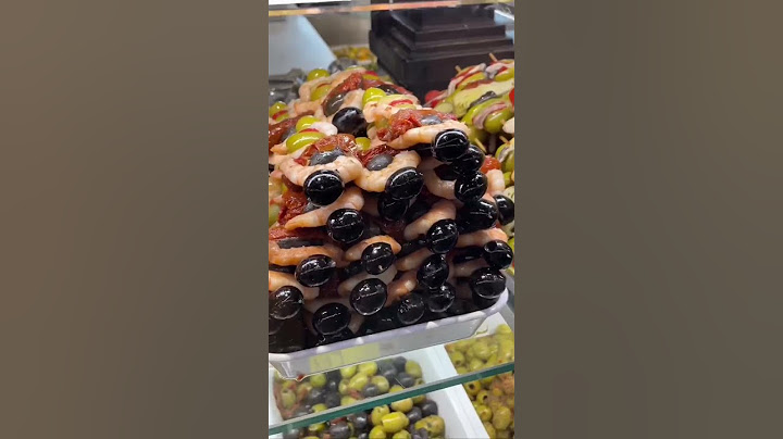 Mercado San Miguel em Madrid é o lugar perfeito para provar tapas e tomar bons drinks!